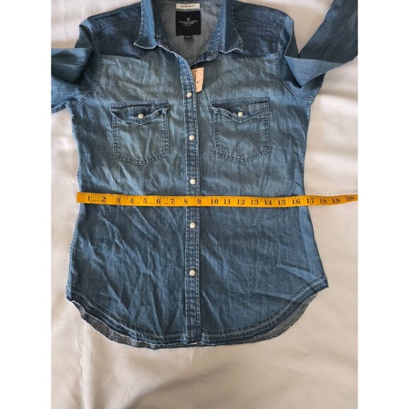 American Eagle Outfitters Boyfriend Fit Button Front Denim Shirt Size Small NWT - Picture 15 of 16